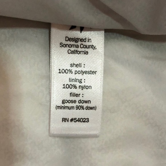 Athleta  Altitude Goose Down Puffer Vest Grey Purple White Size XS - Picture 11 of 14